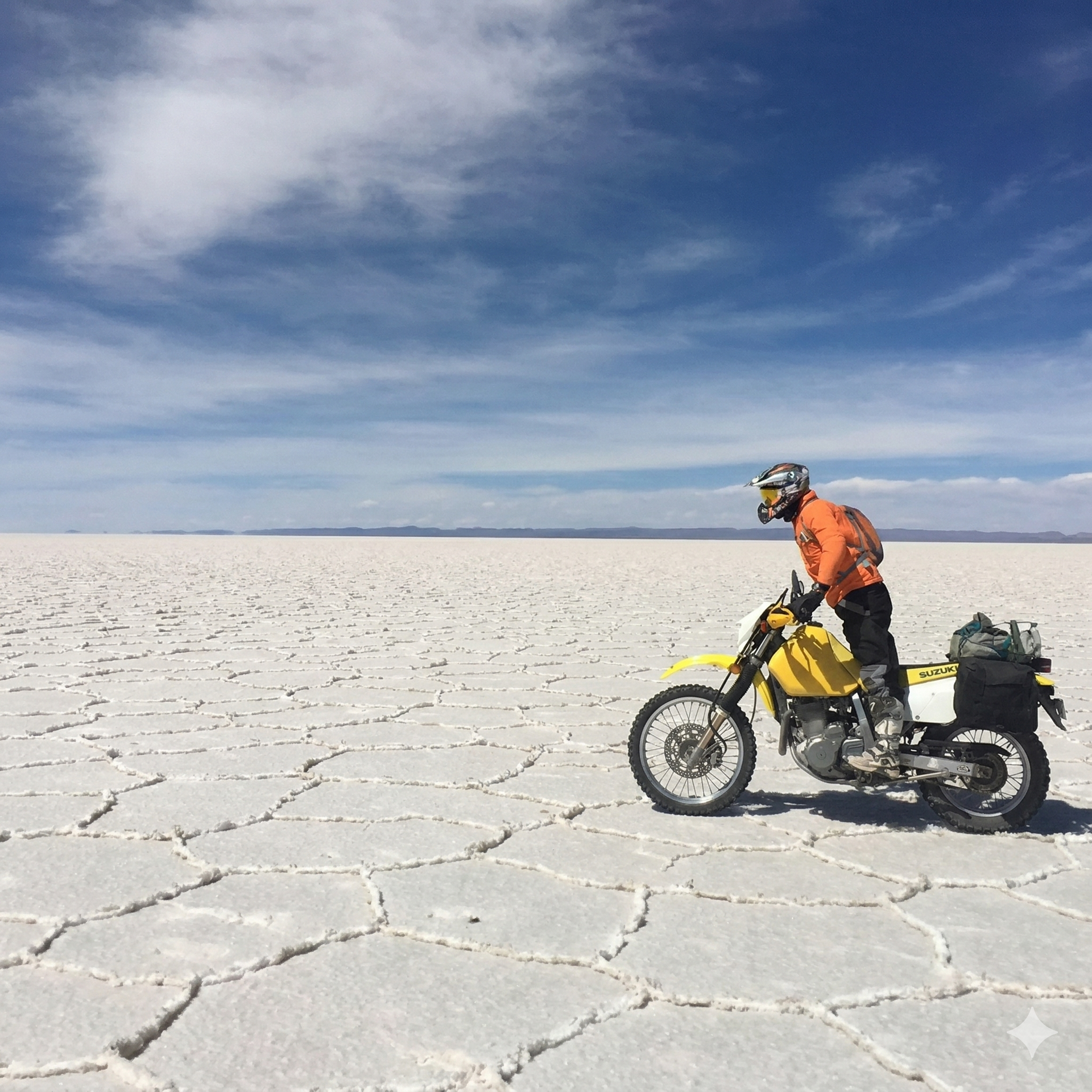 Tour de 2 Dias en Motocicleta por el Salar de Uyuni