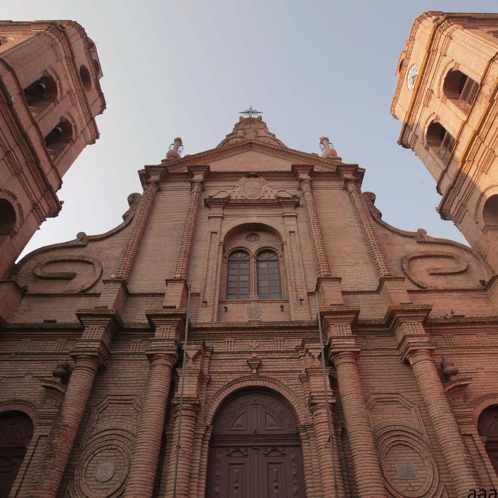 Catedral Metropolitana — El alma colonial del oriente